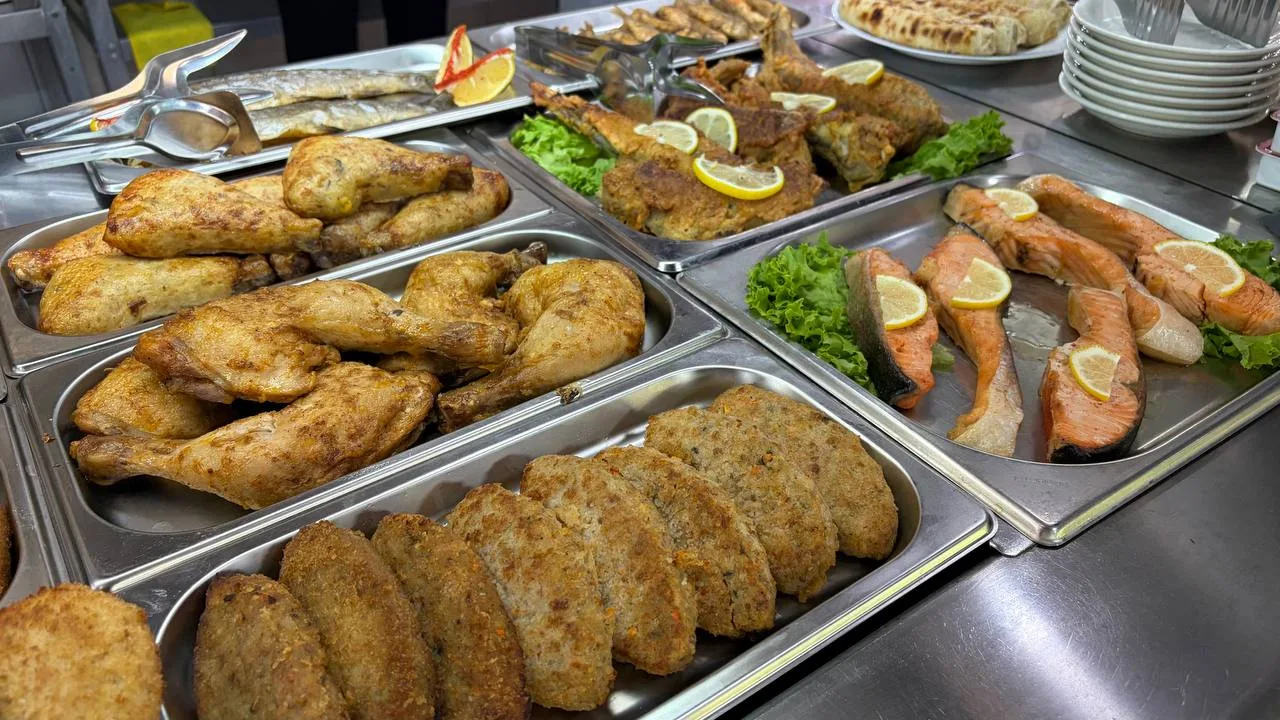 Мясные блюда — столовая базы отдыха «Релакс», Лазаревское