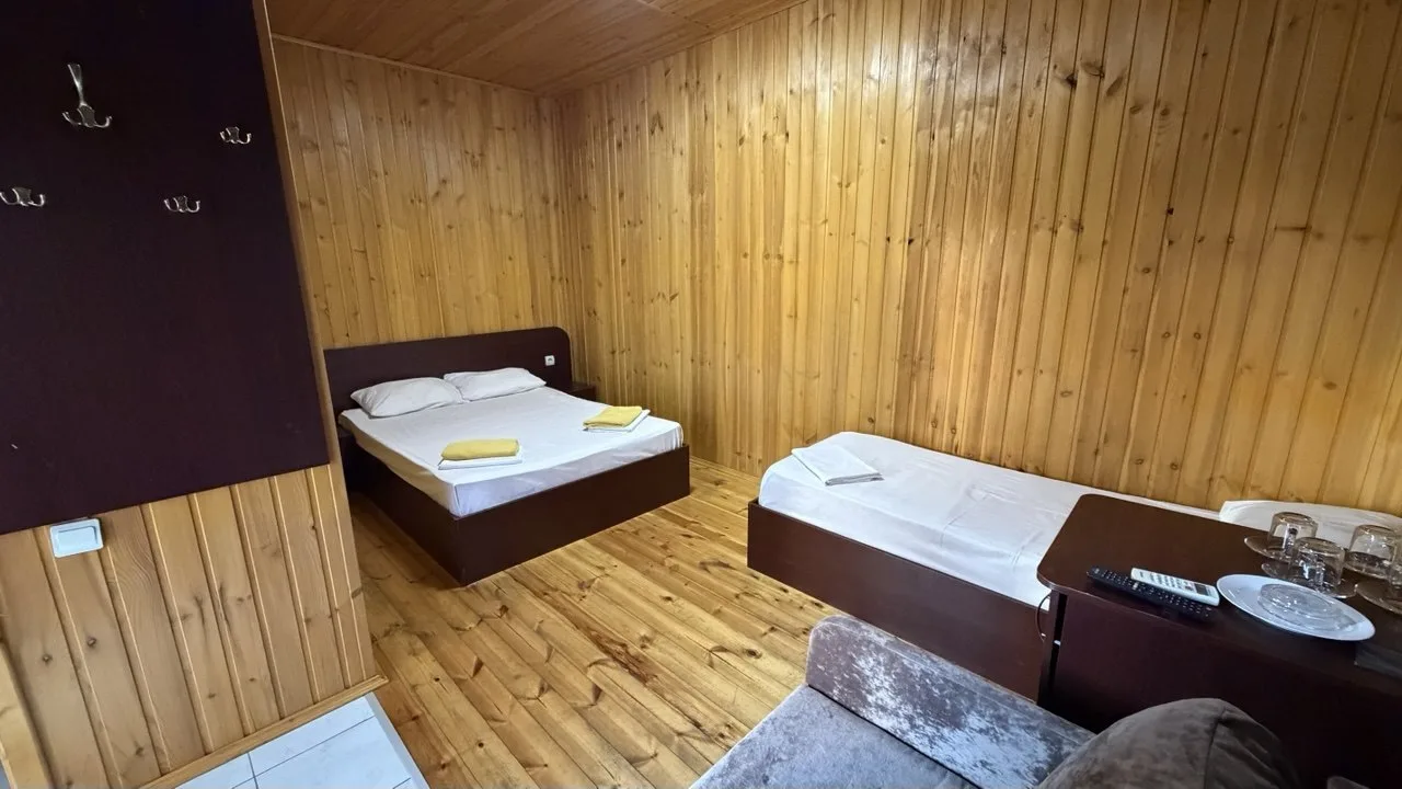 Номер Стандарт 4-местный в деревянном корпусе — база отдыха «Релакс», Лазаревское